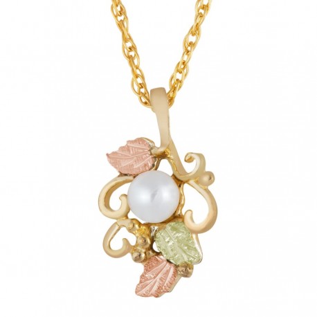 Landstrom's® Small 10K Gold Pendant with Pearl