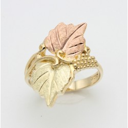  Ladies Black Hills Gold Ring with Leaf and Grapes