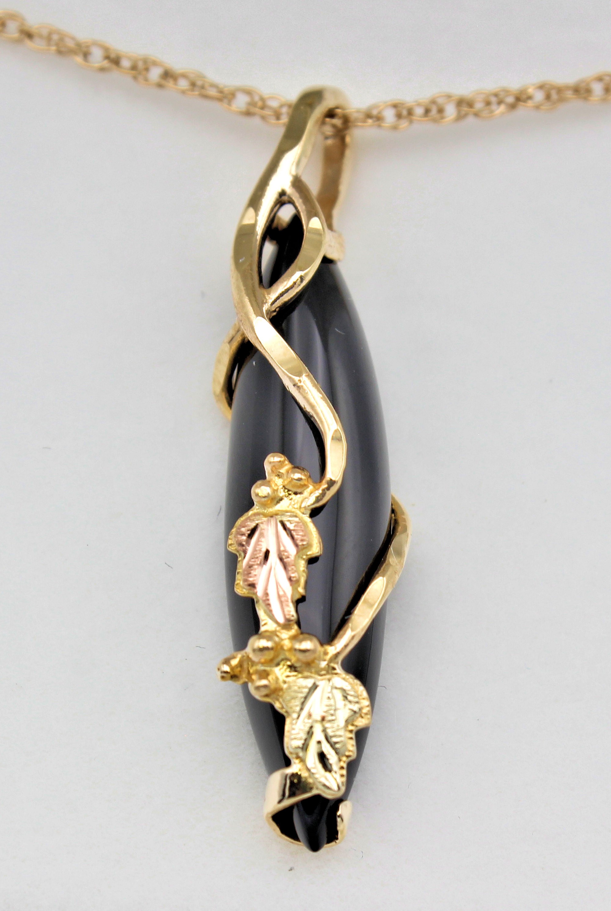 Pendant Rushmore Black Hills Jewelry Rushmore 10K Black Hills Gold