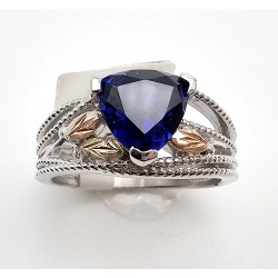 Size 9 Landstroms Sterling Silver Ring w Lab Created Sapphire