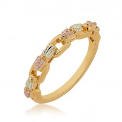 Landstrom’s 10K Black Hills Gold Paperclip Chain Ring